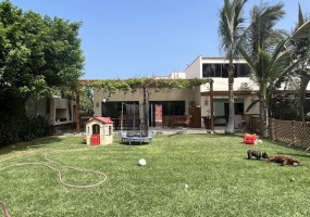 Alameda Poeta de la Rivera, Chorrillos, 5 Habitaciones Habitaciones,5 BathroomsBathrooms,Casa,Venta,Alameda Poeta de la Rivera,C-1217