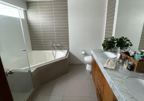 3xx Av.Reynaldo Vivanco, Surco, 4 Habitaciones Habitaciones,4 BathroomsBathrooms,Departamento,Venta,Av.Reynaldo Vivanco,D-1065